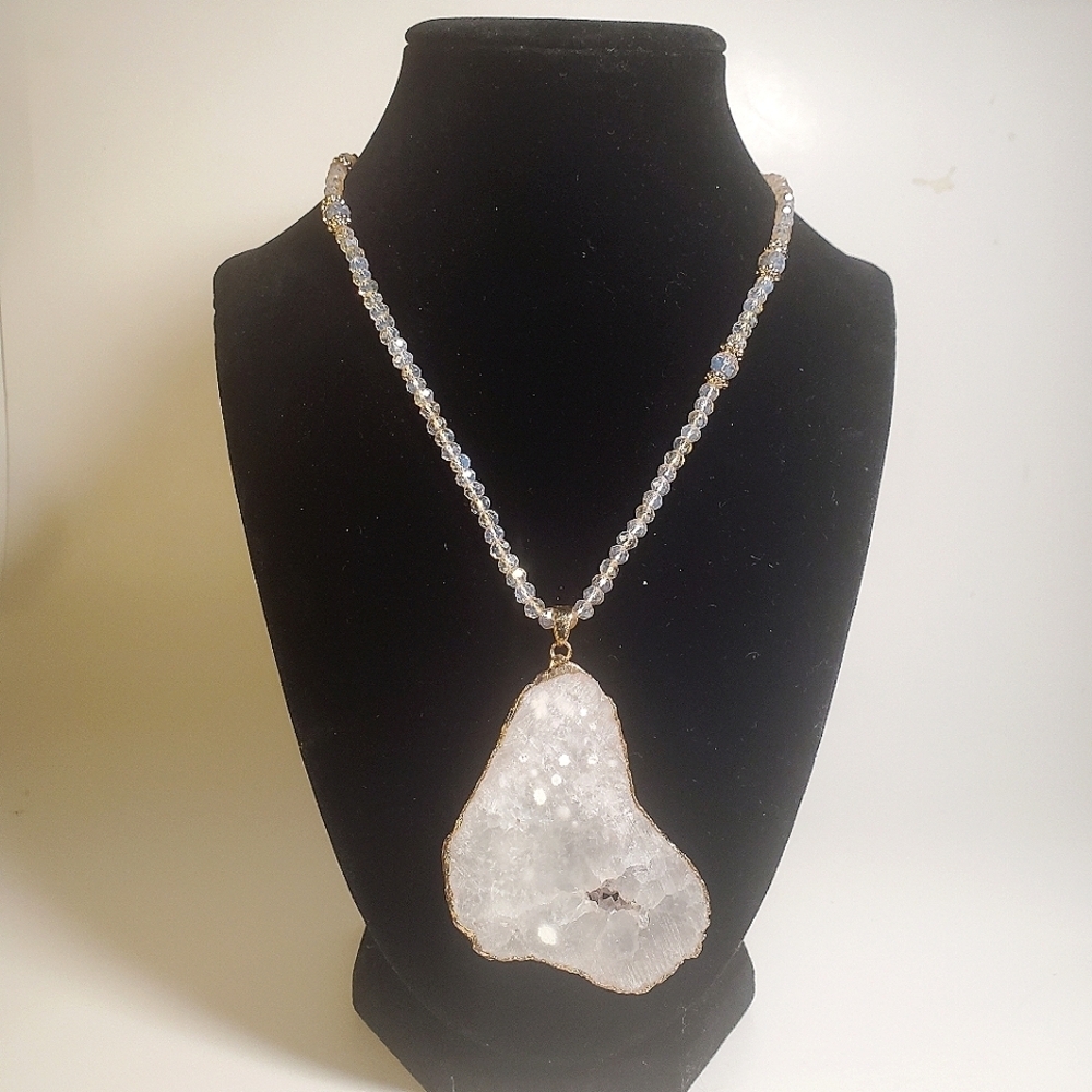 Druzy Quartz Pendant on 14" Neclace with Sparkly Champagne Pink Glass Beads NWT